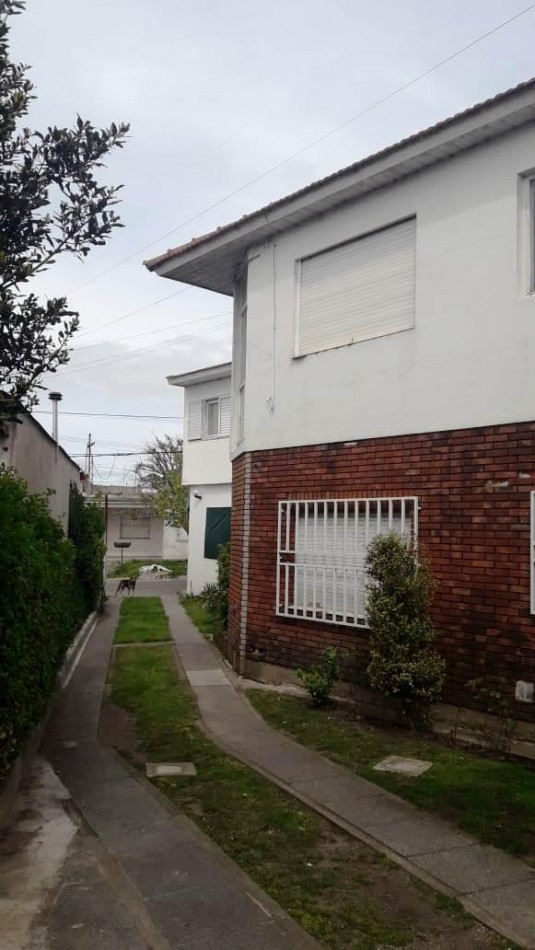**HERMOSO PH 2 AMBIENTES A UNA CUADRA DE LA COSTA EN COLINAS DE PERALTA RAMOS**