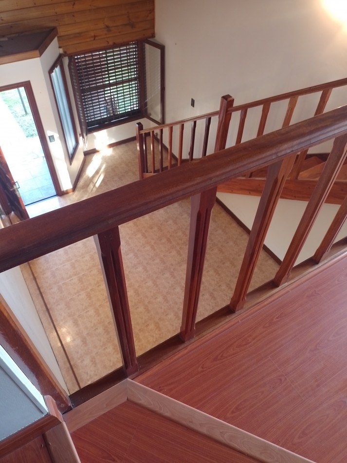 **EXCELENTE CHALET EN COLINAS DE PERALTA RAMOS**
