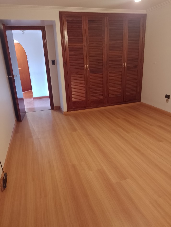 **EXCELENTE CHALET EN COLINAS DE PERALTA RAMOS**
