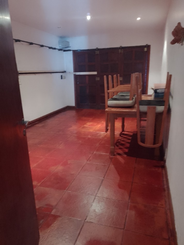 **EXCELENTE CHALET EN COLINAS DE PERALTA RAMOS**