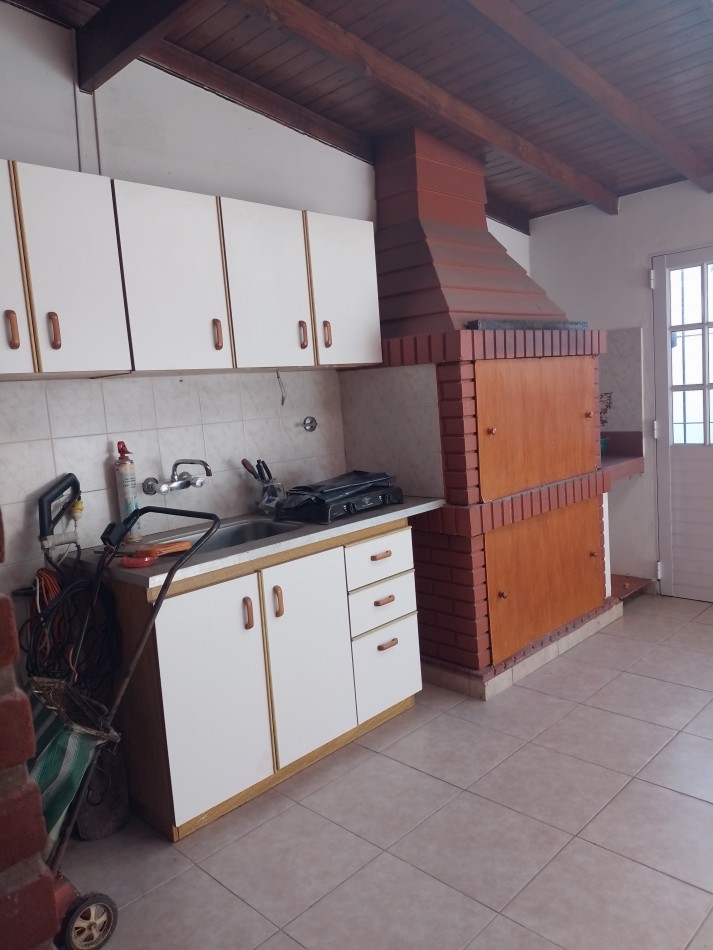**EXCELENTE CHALET EN COLINAS DE PERALTA RAMOS**