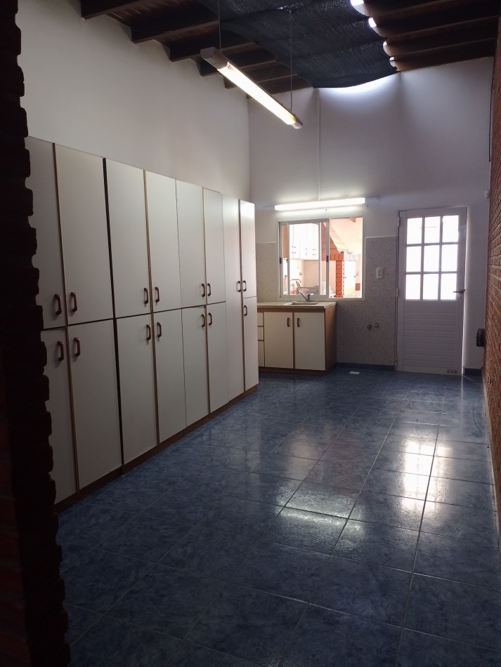 **EXCELENTE CHALET EN COLINAS DE PERALTA RAMOS**