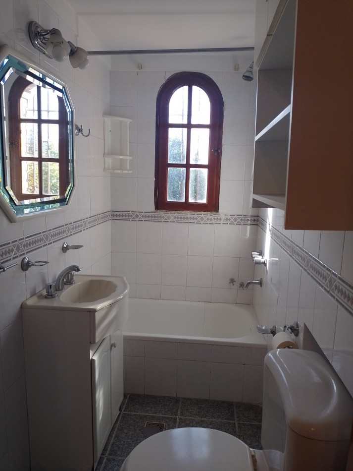 **EXCELENTE CHALET EN COLINAS DE PERALTA RAMOS**