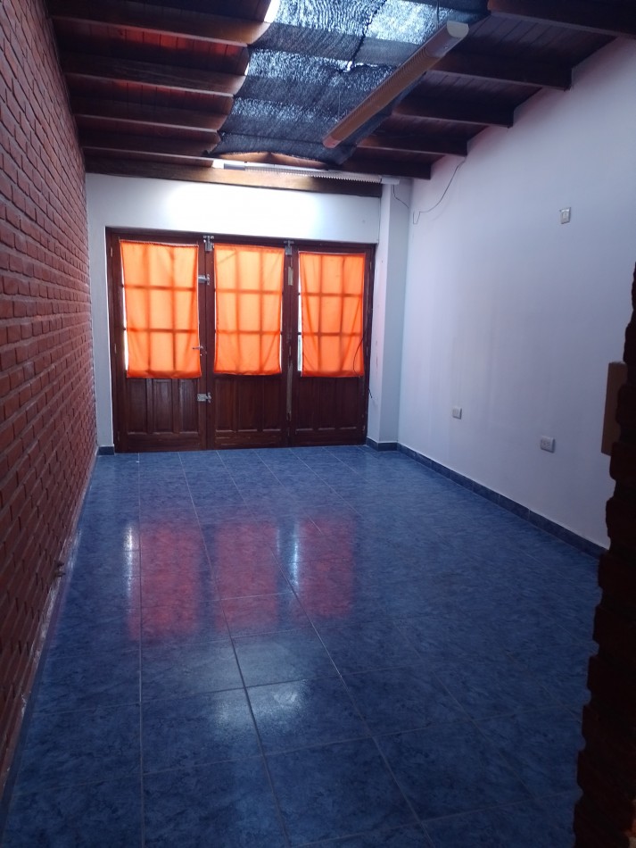**EXCELENTE CHALET EN COLINAS DE PERALTA RAMOS**