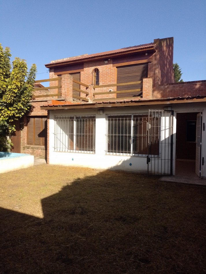 **EXCELENTE CHALET EN COLINAS DE PERALTA RAMOS**