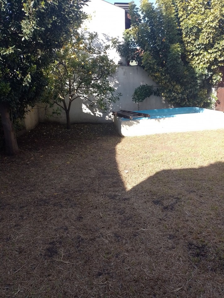 **EXCELENTE CHALET EN COLINAS DE PERALTA RAMOS**