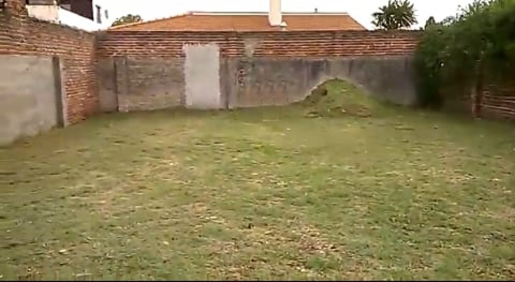 **DOS LOCALES + COCHERA + FONDO A METROS DE AV. EDISON, TERMAS HUINCO**