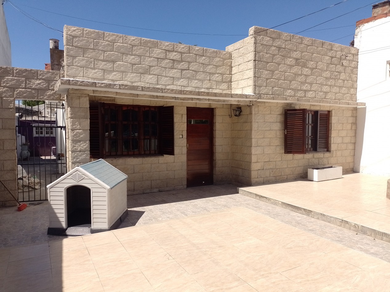 **CASA + DEPARTAMENTO (MULTIFAMILIAR) EN FLORENCIO SANCHEZ**