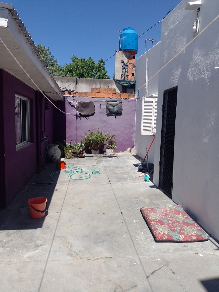 **CASA + DEPARTAMENTO (MULTIFAMILIAR) EN FLORENCIO SANCHEZ**