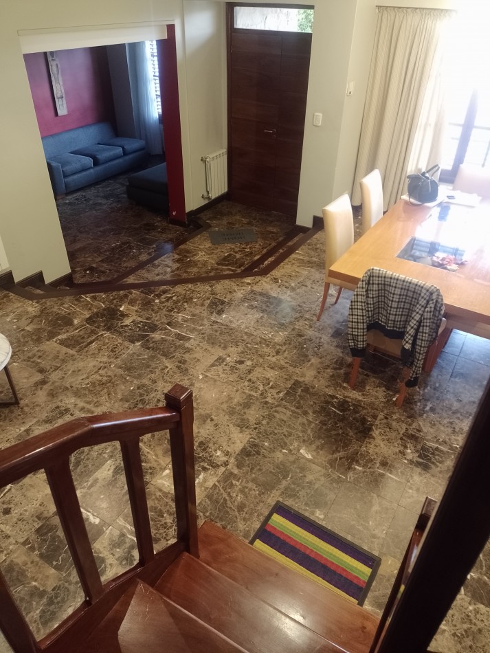 ¡PECIO REBAJADO! **MAGNIFICO CHALET 6 AMBIENTES, CON DOS LOTES UNIFICADOS, SOBRE AV. EDISON, EN COLINAS DE PERALTA RAMOS** 