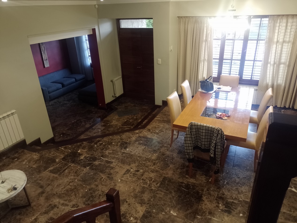 ¡PECIO REBAJADO! **MAGNIFICO CHALET 6 AMBIENTES, CON DOS LOTES UNIFICADOS, SOBRE AV. EDISON, EN COLINAS DE PERALTA RAMOS** 