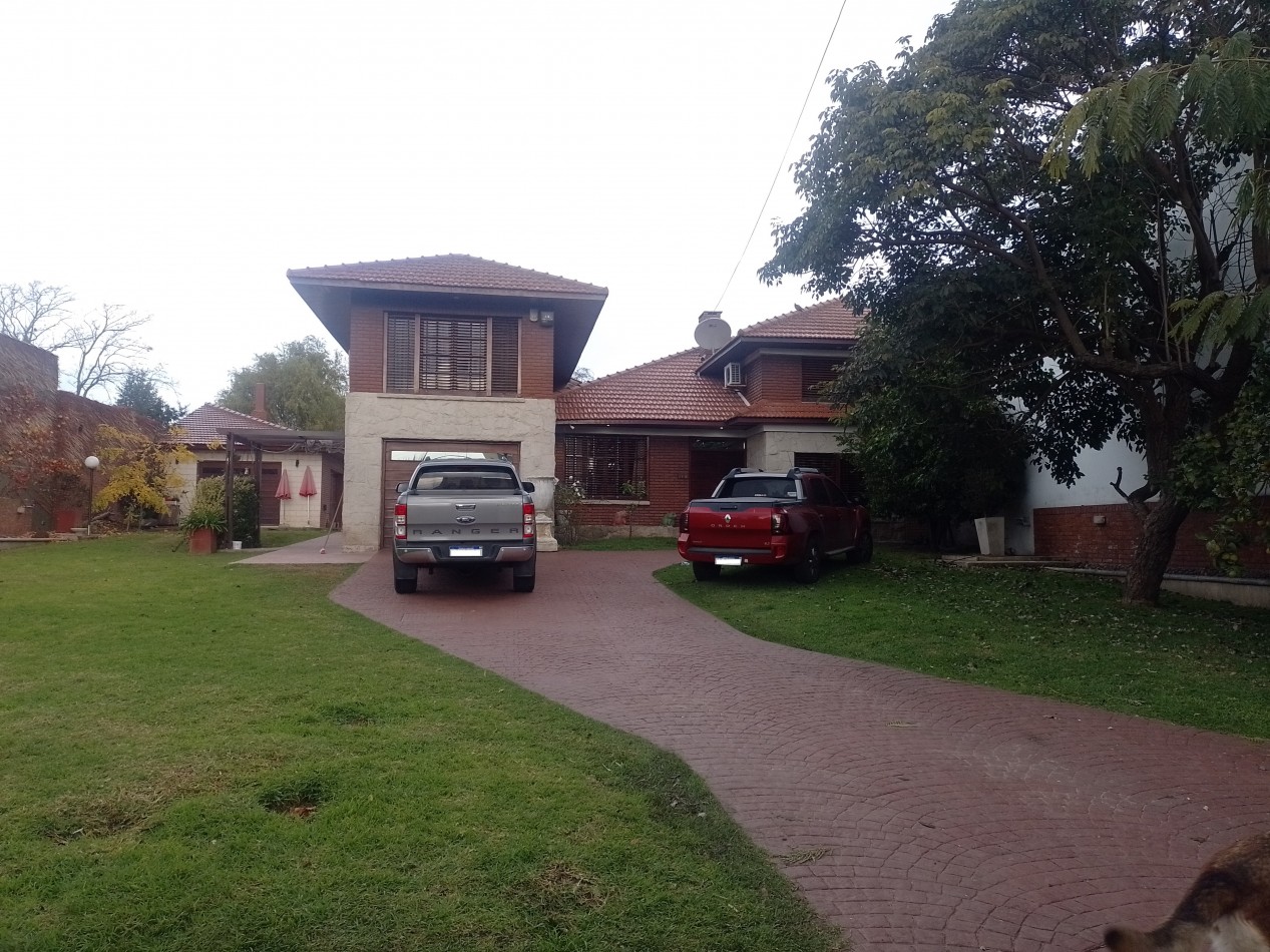 ¡PECIO REBAJADO! **MAGNIFICO CHALET 6 AMBIENTES, CON DOS LOTES UNIFICADOS, SOBRE AV. EDISON, EN COLINAS DE PERALTA RAMOS** 