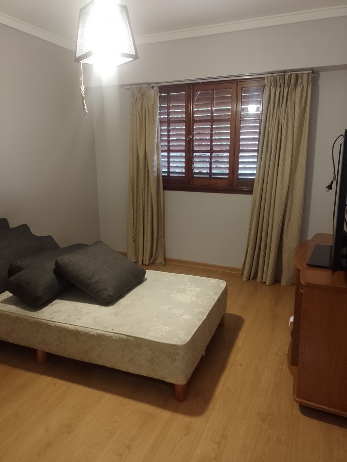 ¡PECIO REBAJADO! **MAGNIFICO CHALET 6 AMBIENTES, CON DOS LOTES UNIFICADOS, SOBRE AV. EDISON, EN COLINAS DE PERALTA RAMOS** 