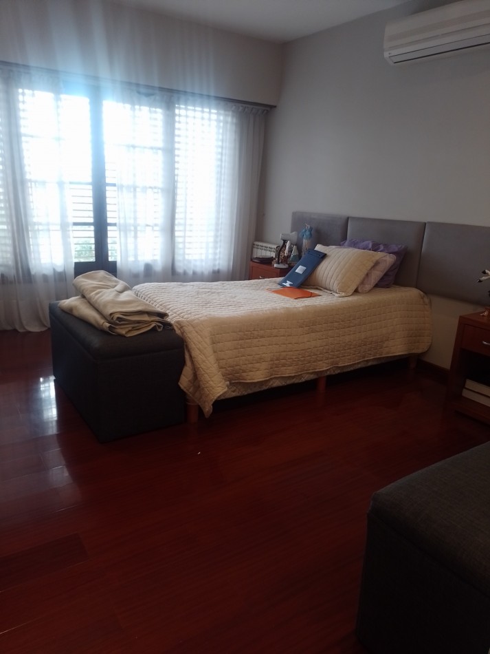 ¡PECIO REBAJADO! **MAGNIFICO CHALET 6 AMBIENTES, CON DOS LOTES UNIFICADOS, SOBRE AV. EDISON, EN COLINAS DE PERALTA RAMOS** 