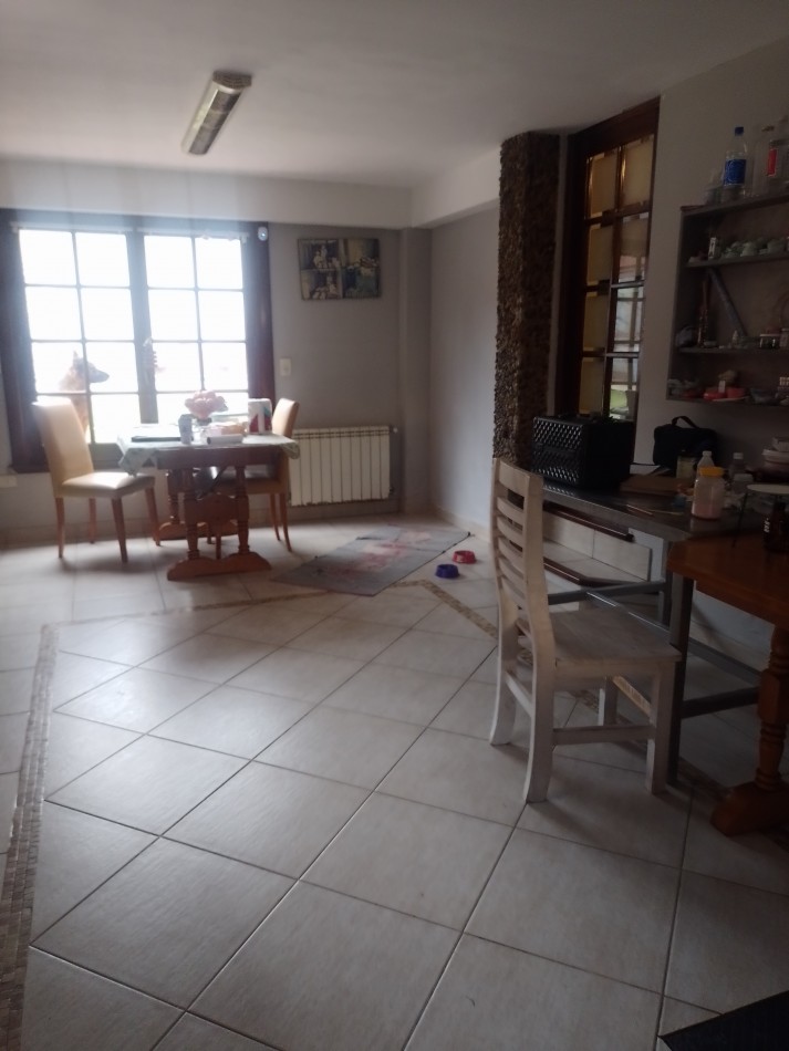 ¡PECIO REBAJADO! **MAGNIFICO CHALET 6 AMBIENTES, CON DOS LOTES UNIFICADOS, SOBRE AV. EDISON, EN COLINAS DE PERALTA RAMOS** 