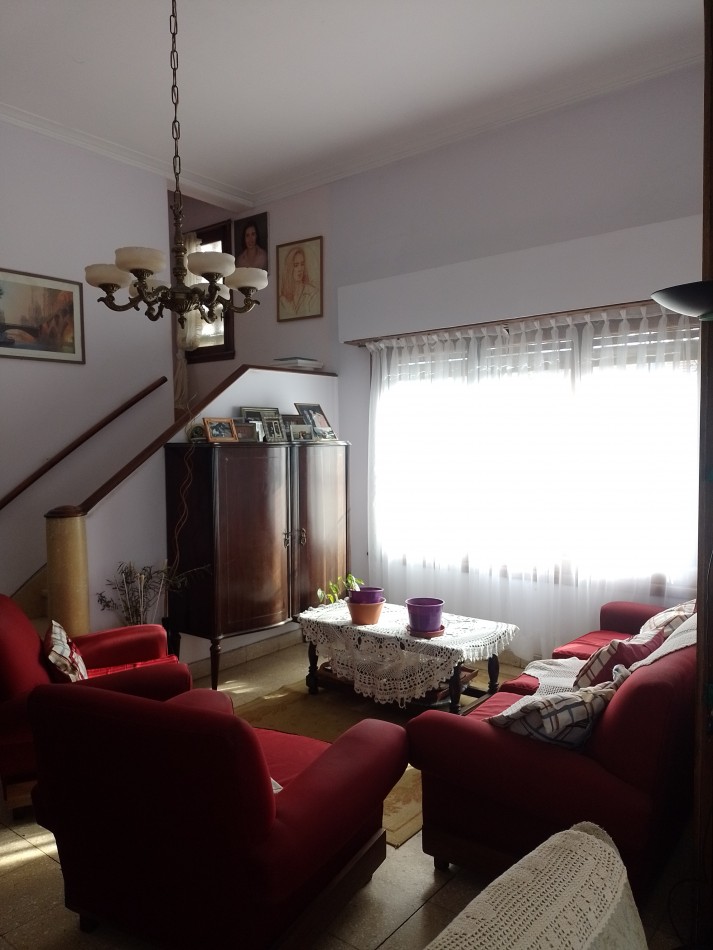 >GRAN REBAJA ¡RETASADO!< ¡ESCUCHA OFERTAS! **GRAN CHALET ESTILO MARPLATENSE CON DEPENDENCIA EN COLINAS DE PERALTA RAMOS**