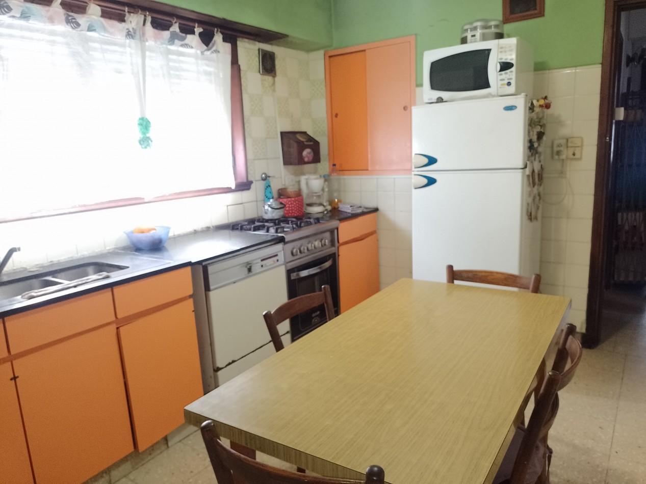 >GRAN REBAJA ¡RETASADO!< ¡ESCUCHA OFERTAS! **GRAN CHALET ESTILO MARPLATENSE CON DEPENDENCIA EN COLINAS DE PERALTA RAMOS**