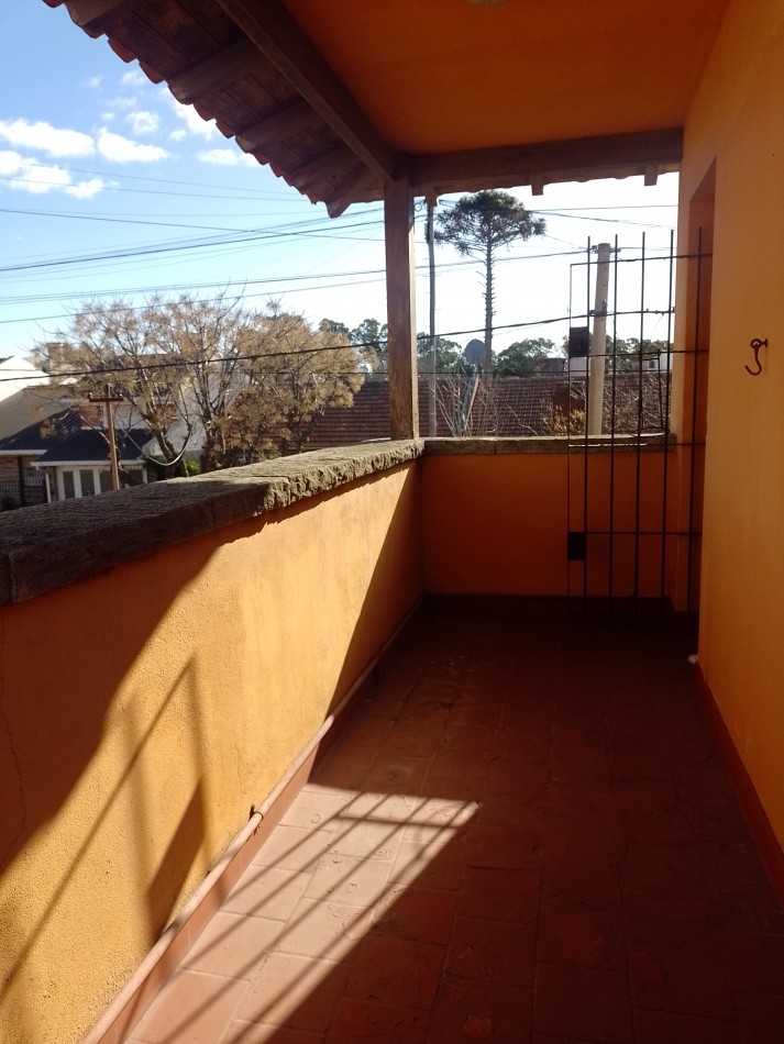 >GRAN REBAJA ¡RETASADO!< ¡ESCUCHA OFERTAS! **GRAN CHALET ESTILO MARPLATENSE CON DEPENDENCIA EN COLINAS DE PERALTA RAMOS**