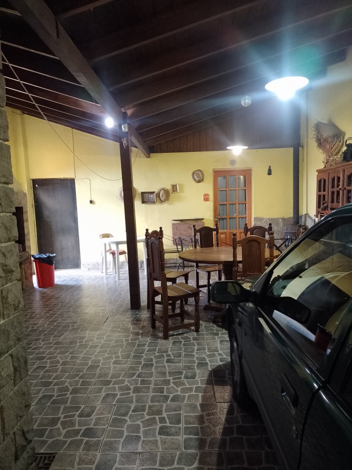 >GRAN REBAJA ¡RETASADO!< ¡ESCUCHA OFERTAS! **GRAN CHALET ESTILO MARPLATENSE CON DEPENDENCIA EN COLINAS DE PERALTA RAMOS**