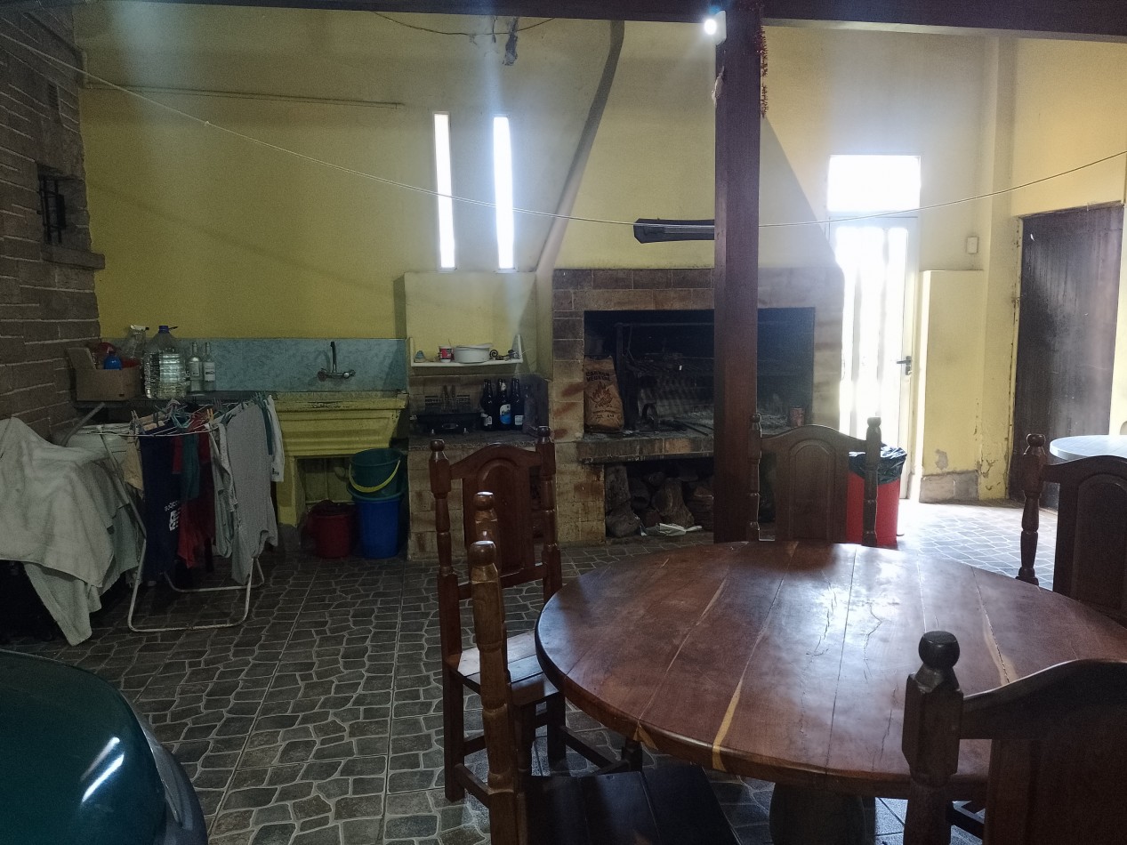 >GRAN REBAJA ¡RETASADO!< ¡ESCUCHA OFERTAS! **GRAN CHALET ESTILO MARPLATENSE CON DEPENDENCIA EN COLINAS DE PERALTA RAMOS**