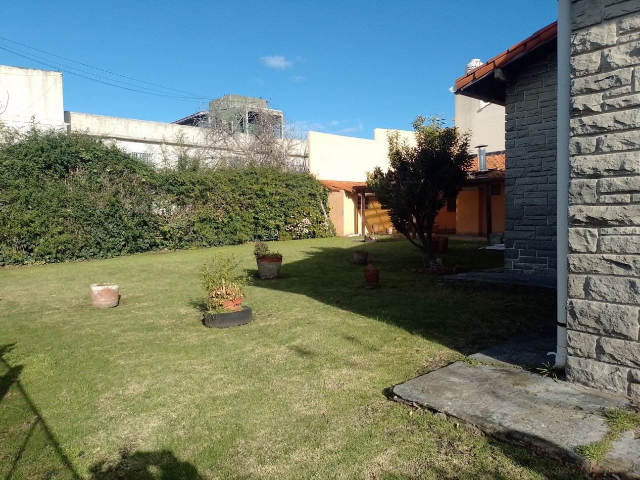 >GRAN REBAJA ¡RETASADO!< ¡ESCUCHA OFERTAS! **GRAN CHALET ESTILO MARPLATENSE CON DEPENDENCIA EN COLINAS DE PERALTA RAMOS**