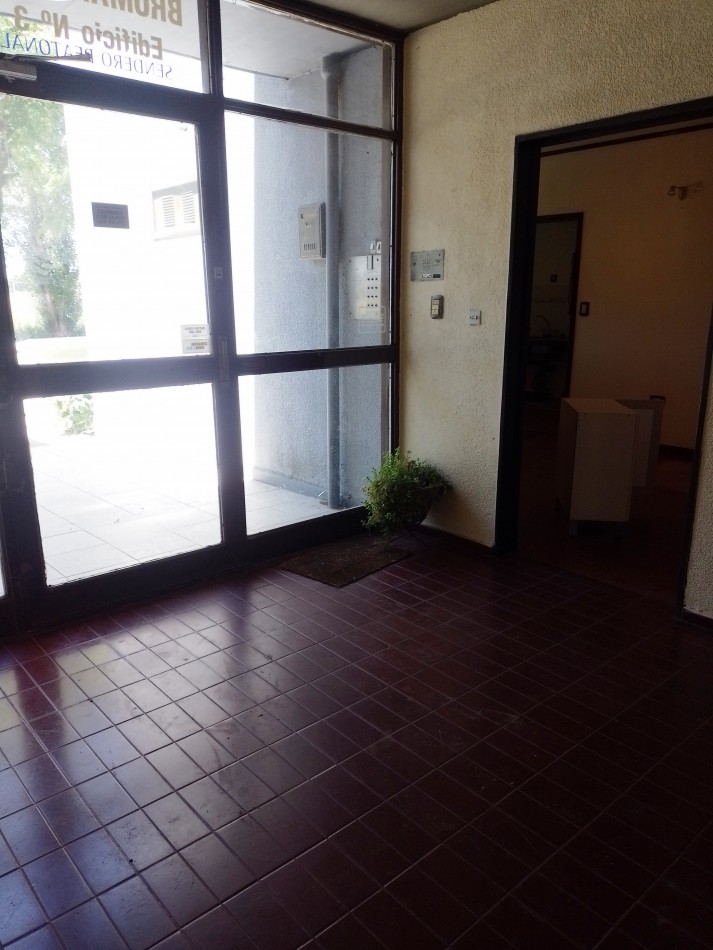 ¡RETASADO! **DEPARTAMENTO 4 AMBIENTES ¡APTO CREDITO! EN BARRIO SANTA RITA**
