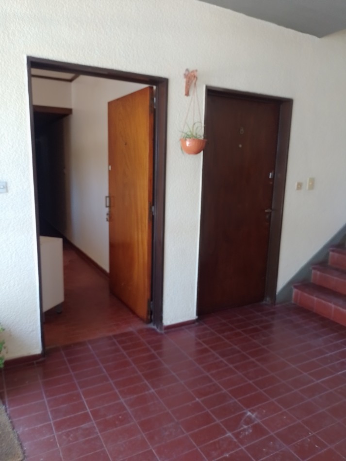 ¡RETASADO! **DEPARTAMENTO 4 AMBIENTES ¡APTO CREDITO! EN BARRIO SANTA RITA**