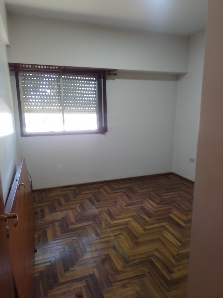 ¡RETASADO! **DEPARTAMENTO 4 AMBIENTES ¡APTO CREDITO! EN BARRIO SANTA RITA**