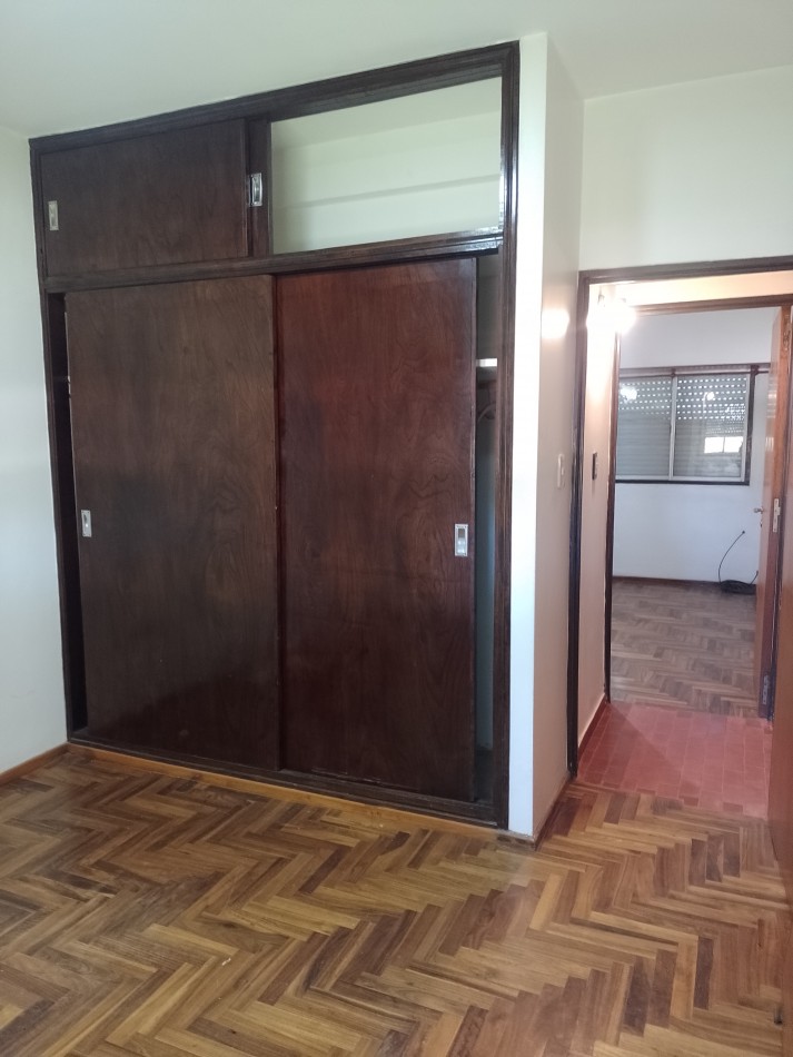 ¡RETASADO! **DEPARTAMENTO 4 AMBIENTES ¡APTO CREDITO! EN BARRIO SANTA RITA**