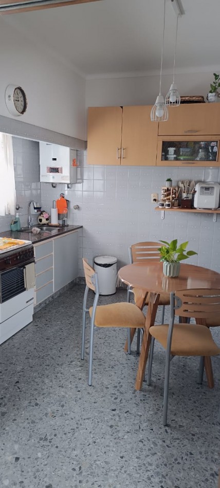 **CASA/VIVIENDA 3 AMBIENTES ¡APTO CREDITO! EN PLANTA ALTA, EN BARRIO CERRITO**