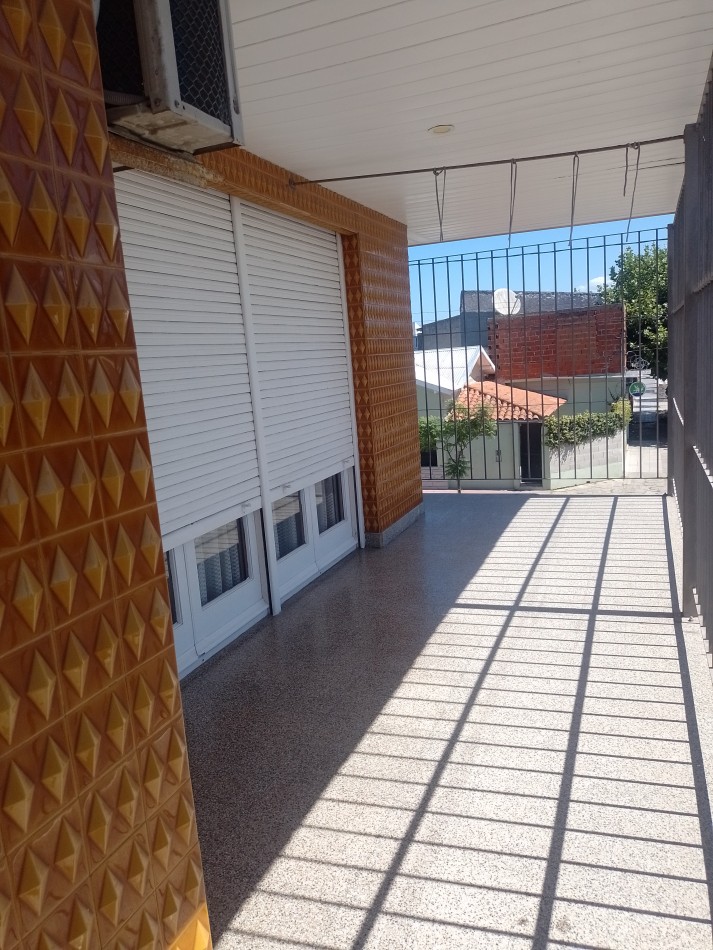 **CASA/VIVIENDA 3 AMBIENTES ¡APTO CREDITO! EN PLANTA ALTA, EN BARRIO CERRITO**