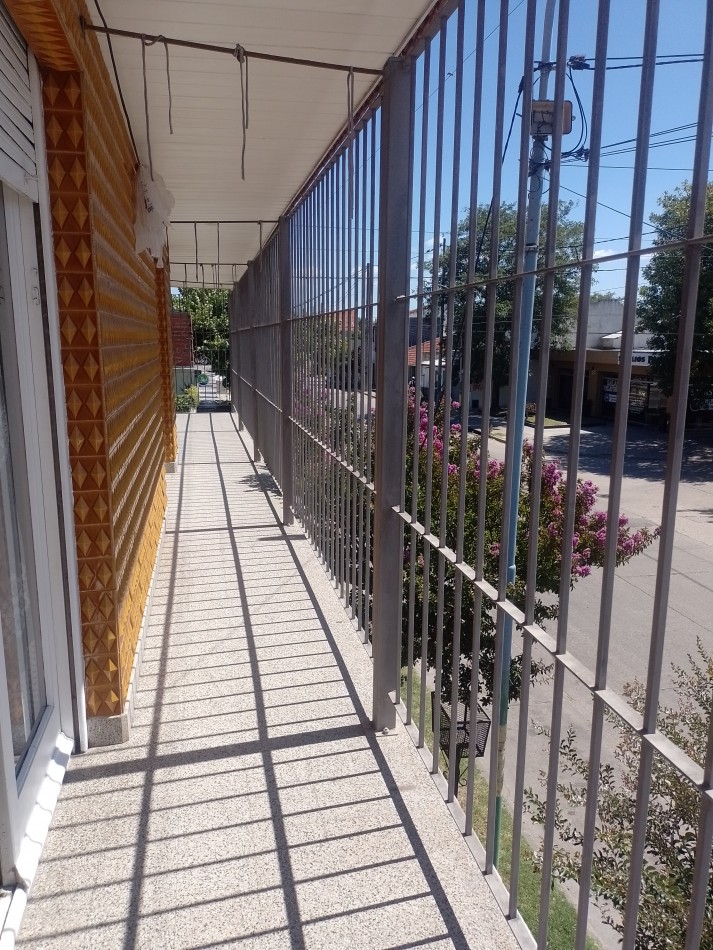 **CASA/VIVIENDA 3 AMBIENTES ¡APTO CREDITO! EN PLANTA ALTA, EN BARRIO CERRITO**