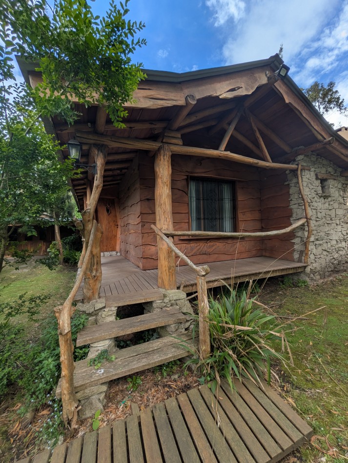 **HERMOSA CABAÑA 4 AMBIENTES EN VENTA EN BOSQUE PERALTA RAMOS**