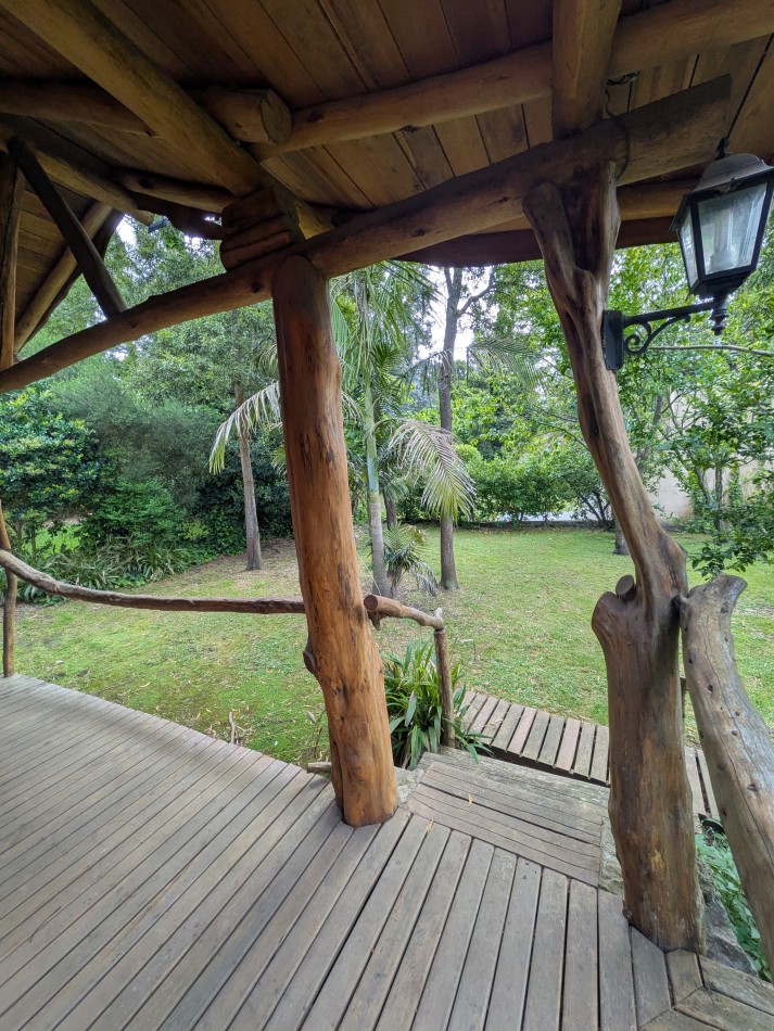 **HERMOSA CABAÑA 4 AMBIENTES EN VENTA EN BOSQUE PERALTA RAMOS**