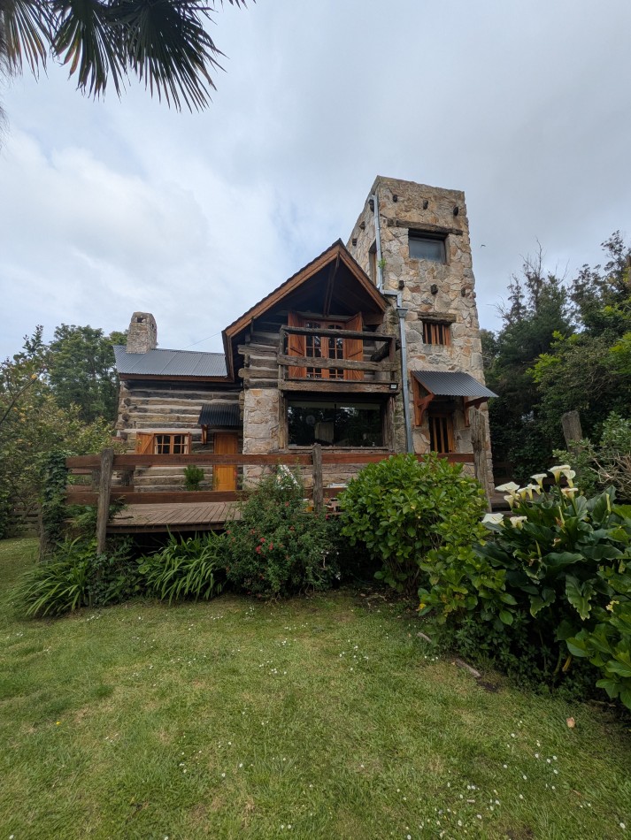 **HERMOSA CABAÑA EN VENTA EN BOSQUE PERALTA RAMOS**