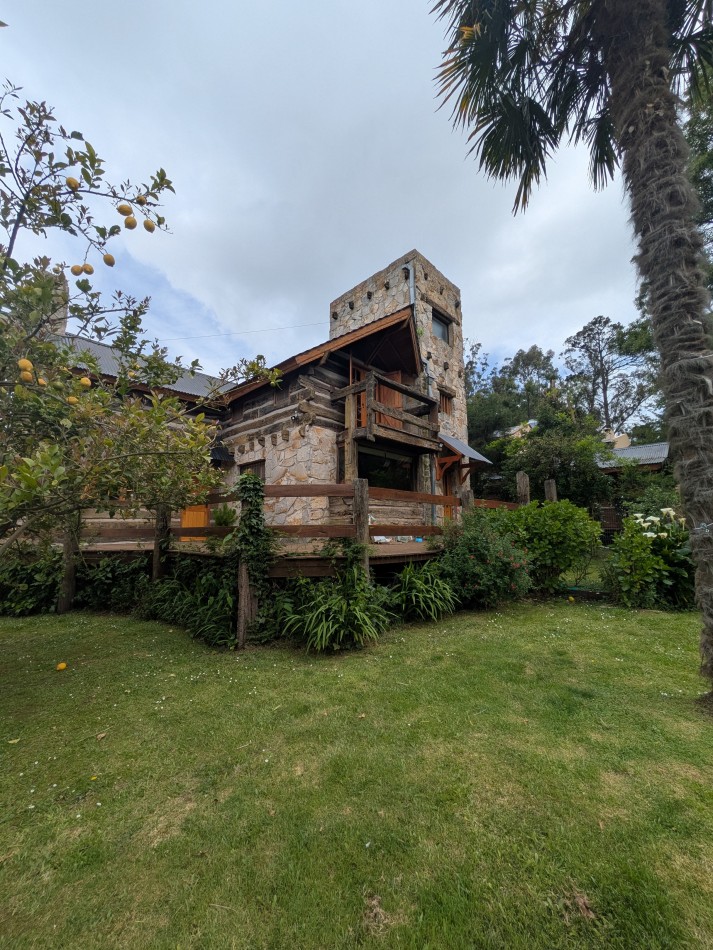 **HERMOSA CABAÑA EN VENTA EN BOSQUE PERALTA RAMOS**