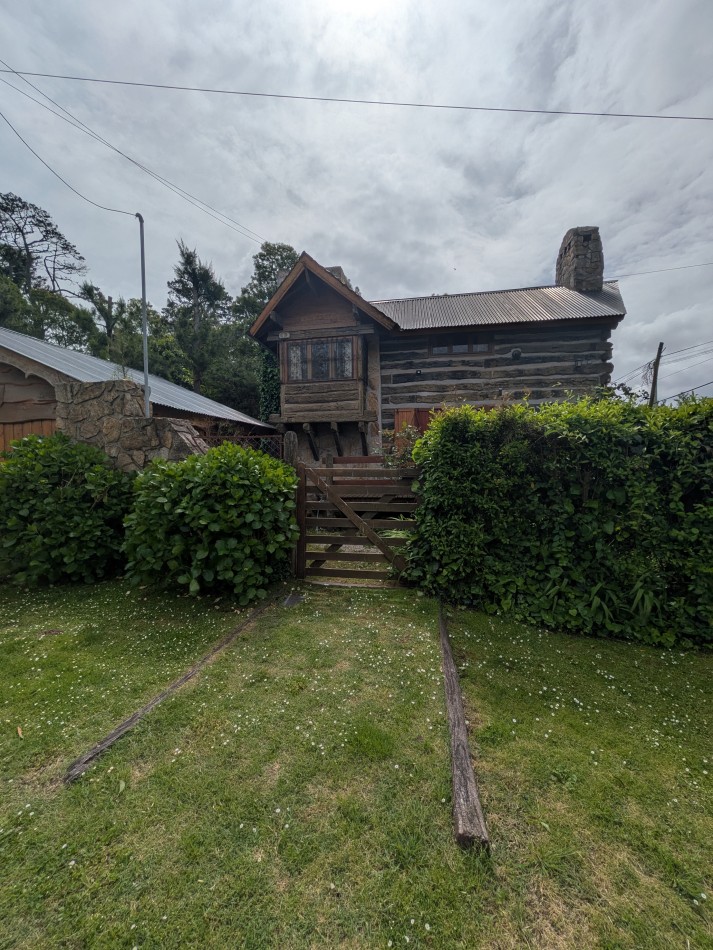 **HERMOSA CABAÑA EN VENTA EN BOSQUE PERALTA RAMOS**