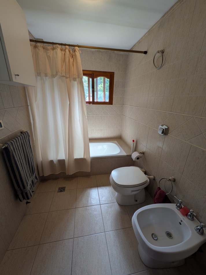 **HERMOSA CABAÑA EN VENTA EN BOSQUE PERALTA RAMOS**
