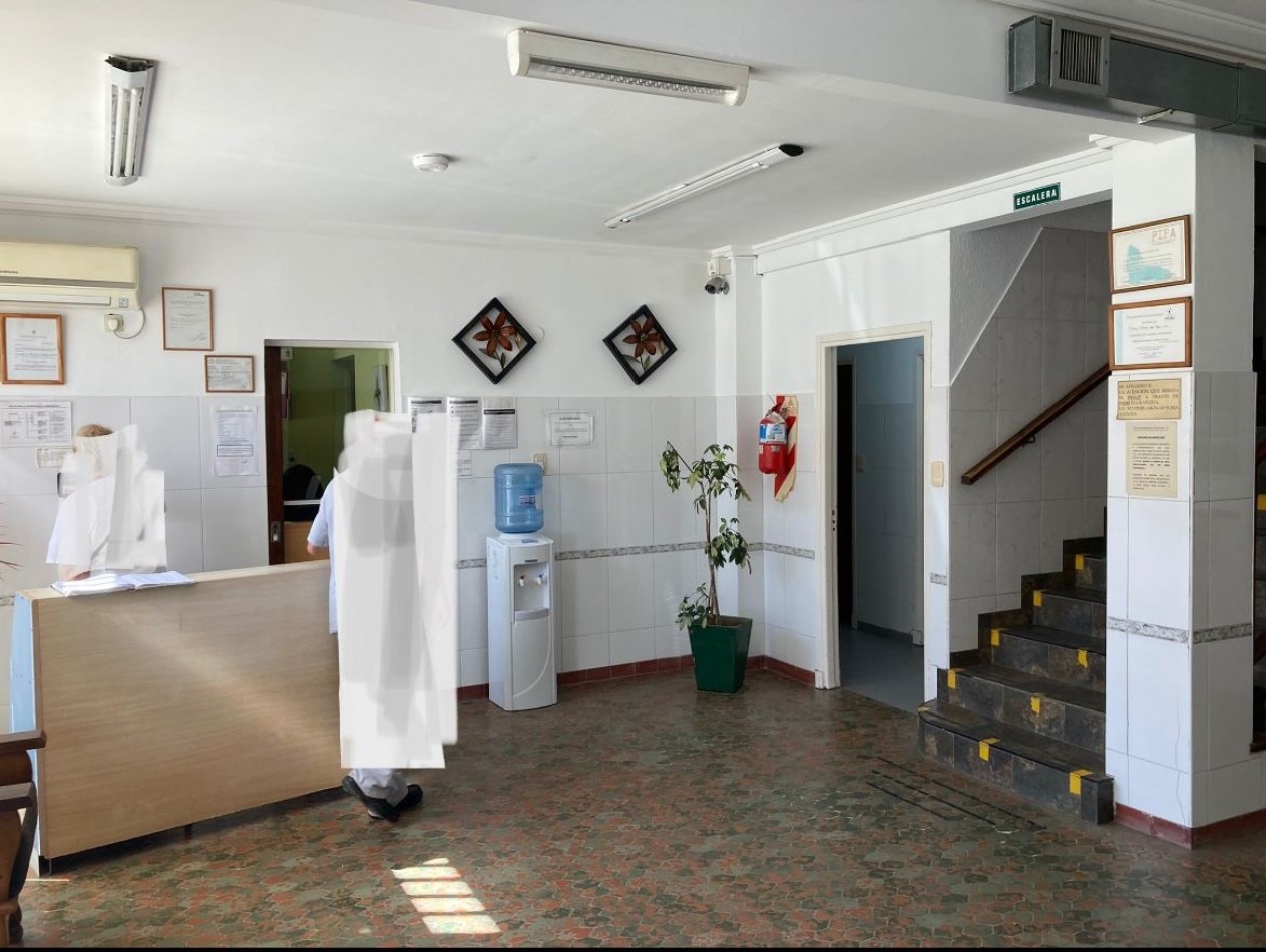 ¡IMPORTANTE VENTA EN BLOCK! CLINICA o GERIATRICO u HOTEL EN VENTA, en block CON TERRENO LINDERO BALDIO en FARO NORTE, UBICADO A UNA CUADRA DE LA COSTA.