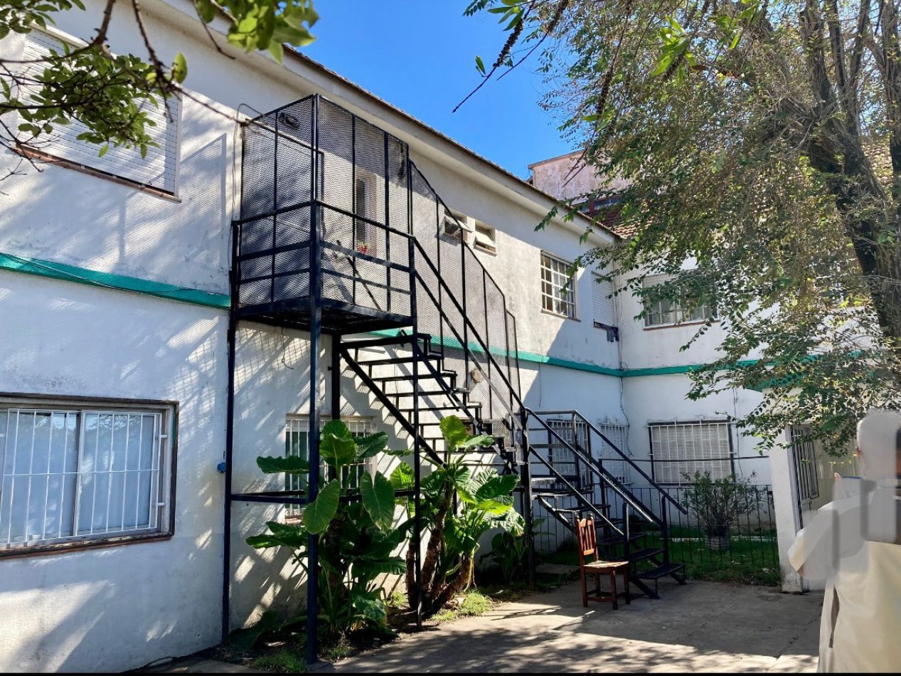 ¡IMPORTANTE VENTA EN BLOCK! CLINICA o GERIATRICO u HOTEL EN VENTA, en block CON TERRENO LINDERO BALDIO en FARO NORTE, UBICADO A UNA CUADRA DE LA COSTA.