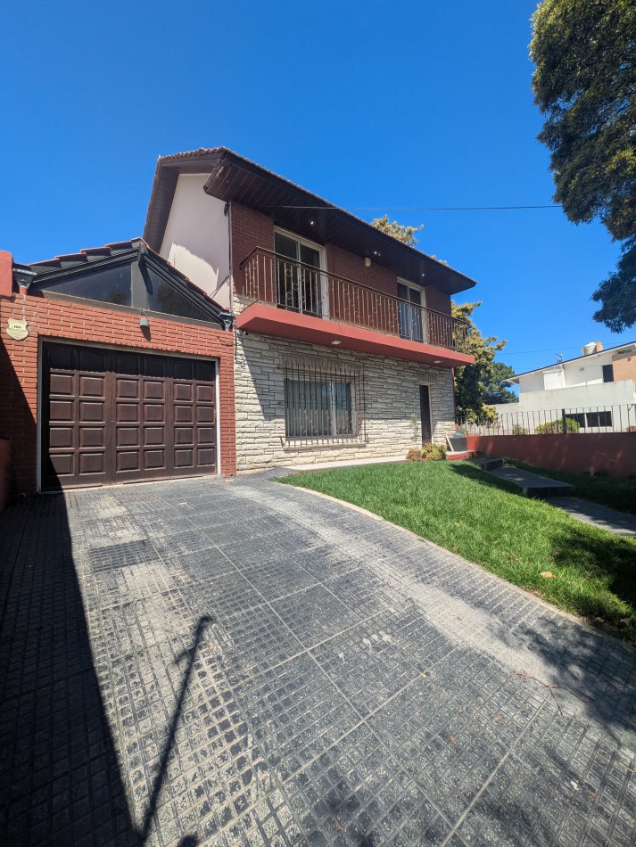 **HERMOSO CHALET EN COLINAS DE PERALTA RAMOS** 