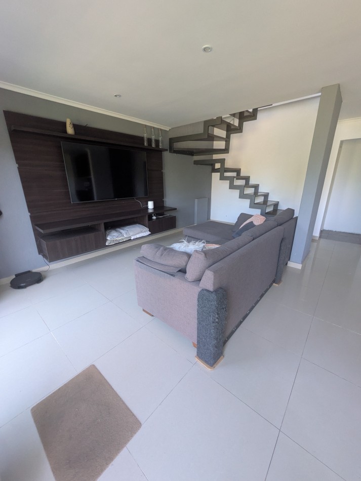 **CASA MODERNA 6 AMBIENTES EN COLINAS DE PERALTA RAMOS**