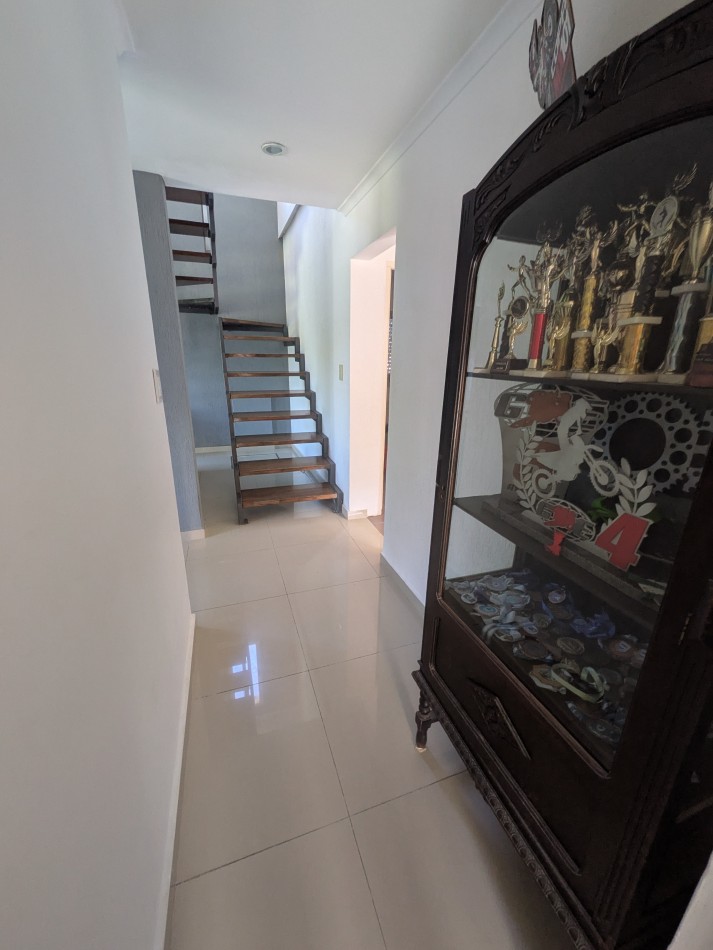 **CASA MODERNA 6 AMBIENTES EN COLINAS DE PERALTA RAMOS**
