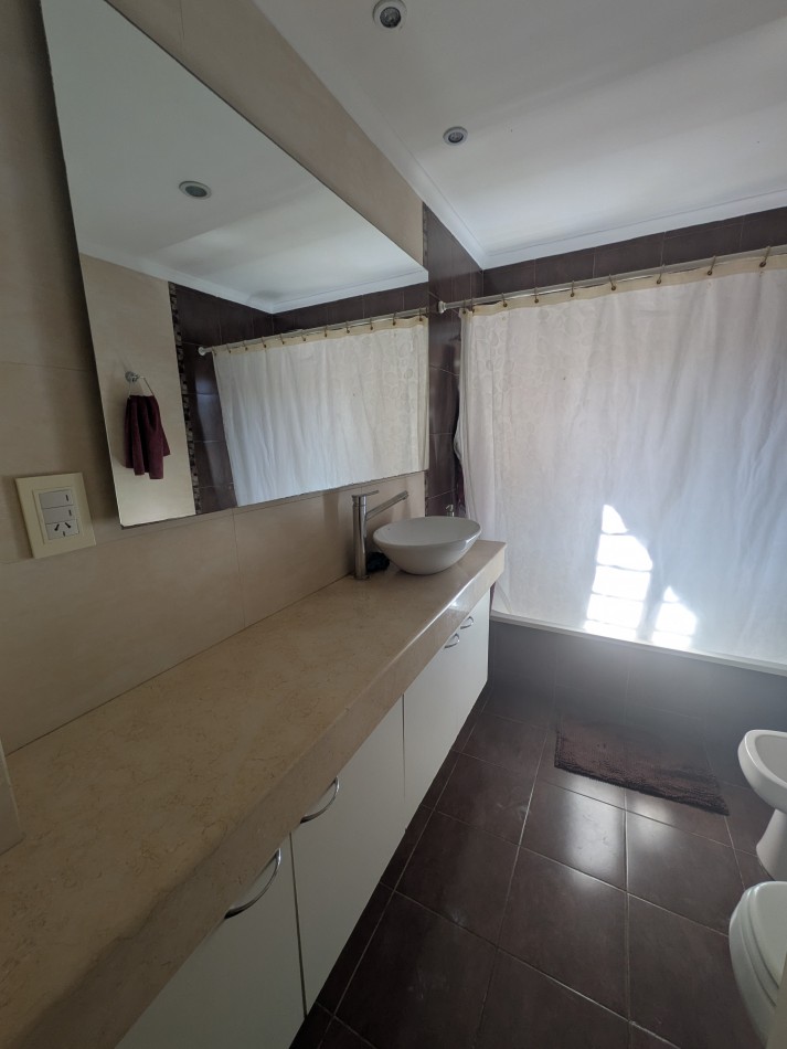 **CASA MODERNA 6 AMBIENTES EN COLINAS DE PERALTA RAMOS**