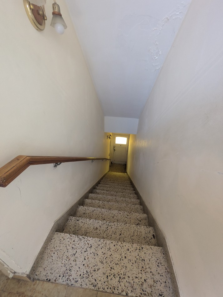 **INMUEBLE EN BLOCK EN VENTA - LOCAL COMERCIAL A LA CALLE + VIVIENDA EN PLANTA ALTA EN BARRIO LOURDES**