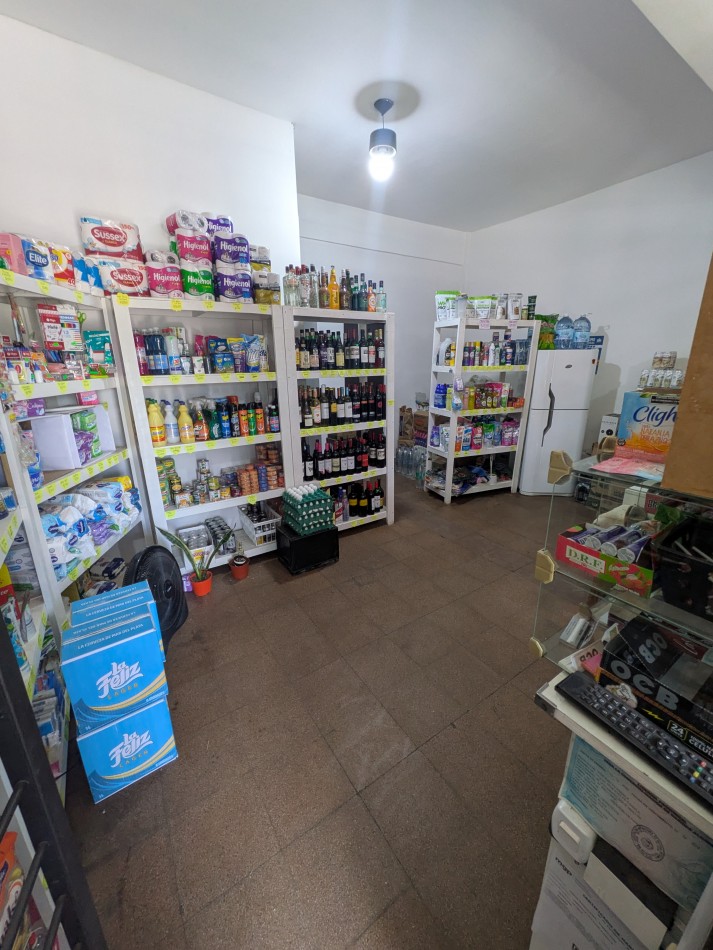 **INMUEBLE EN BLOCK EN VENTA - LOCAL COMERCIAL A LA CALLE + VIVIENDA EN PLANTA ALTA EN BARRIO LOURDES**