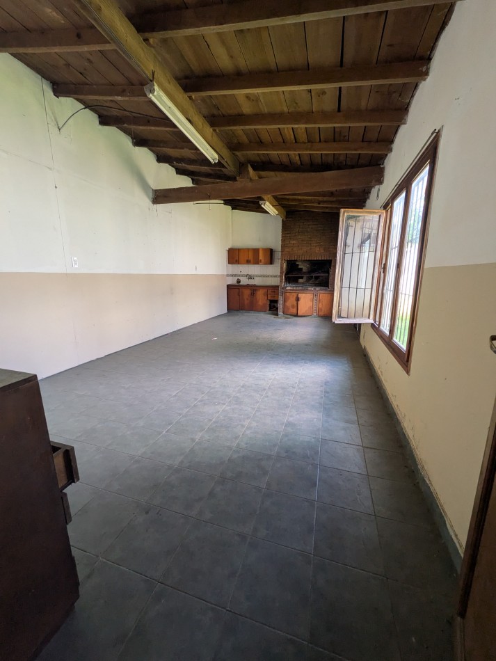 **INMUEBLE EN BLOCK EN VENTA - LOCAL COMERCIAL A LA CALLE + VIVIENDA EN PLANTA ALTA EN BARRIO LOURDES**