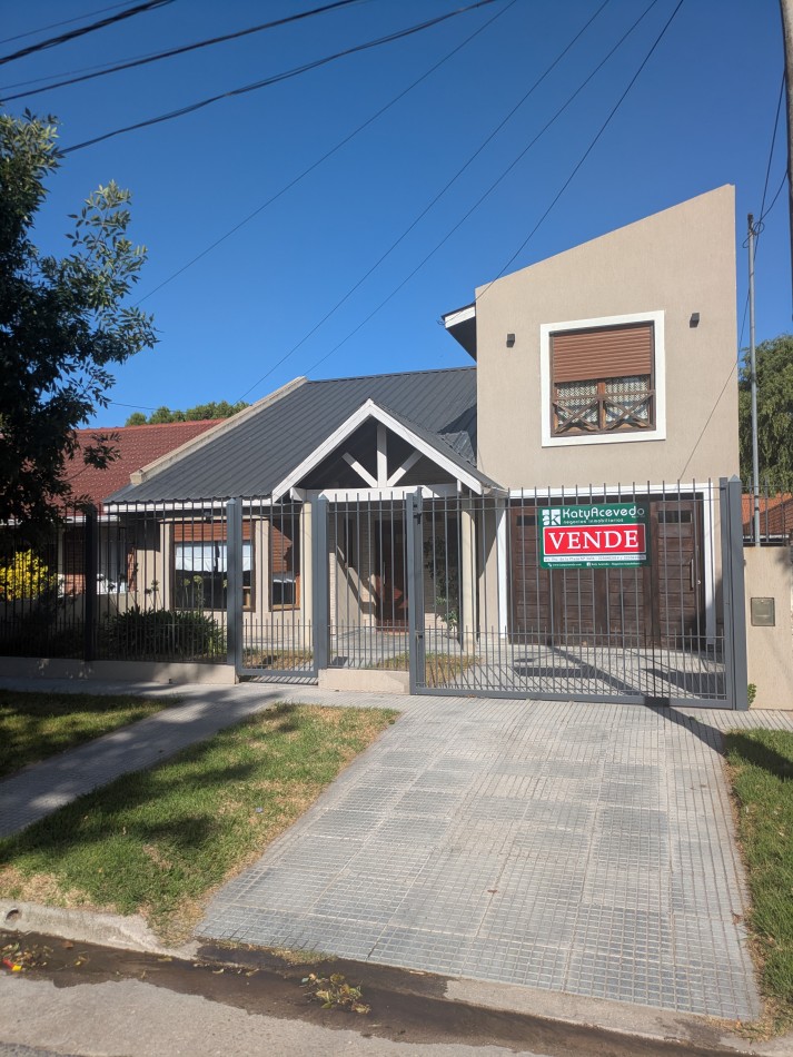 **HERMOSA CASA ¡APTO CREDITO! EN COLINAS DE PERALTA RAMOS**