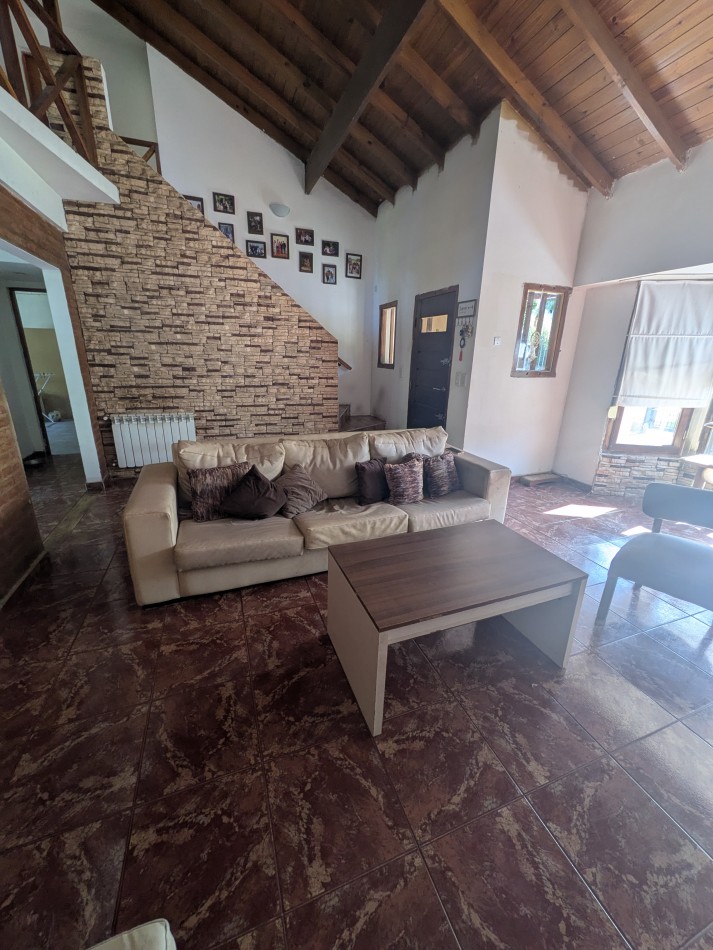 **HERMOSA CASA ¡APTO CREDITO! EN COLINAS DE PERALTA RAMOS**