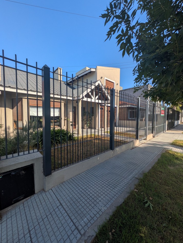 **HERMOSA CASA ¡APTO CREDITO! EN COLINAS DE PERALTA RAMOS**